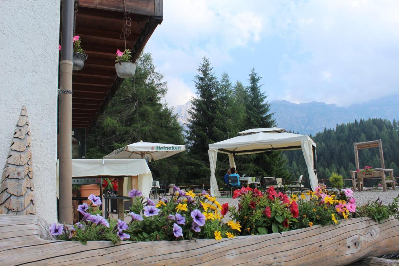 Rifugio Caltena Fiera Di Primiero Exterior photo