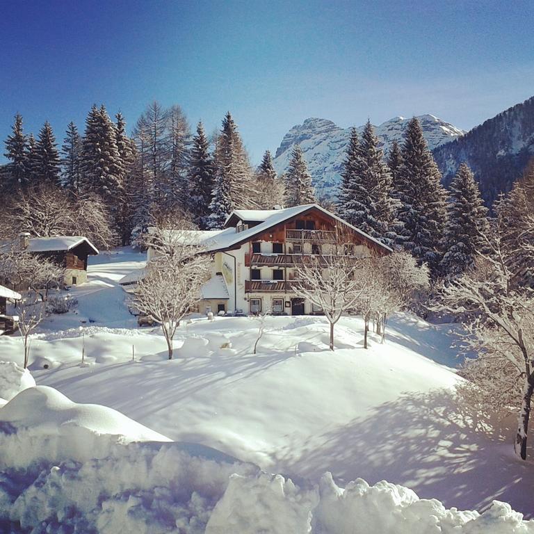 Rifugio Caltena Fiera Di Primiero Exterior photo